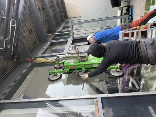 About South Woodford Glazing